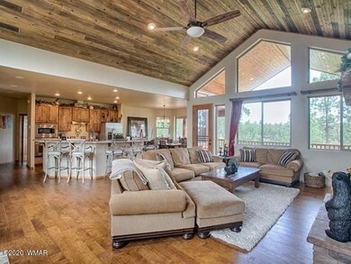 005_Living Room