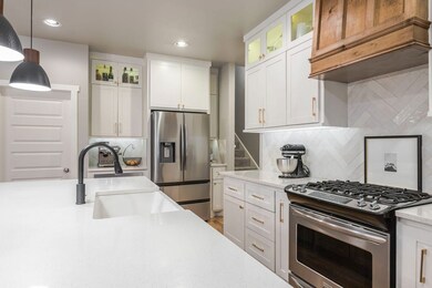 833 Gathering Leaves Way, Edmond, OK 73034 - photo 6