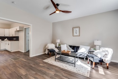 320 E 7th St, Newton, KS 67114 - photo 7