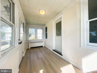 8 Poplar Ave, Wilmington, DE 19805 - photo 3