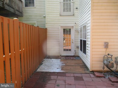 11135 Maryland Manor Ct, Germantown, MD 20876 - photo 7