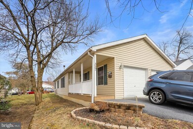 327 Pitt St, Enola, PA 17025 - photo 3