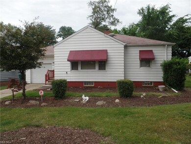 17721 Mccracken Rd, Maple Heights, OH 44137 - photo 2