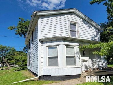 1018 E 18th St, Davenport, IA 52803 - photo 5