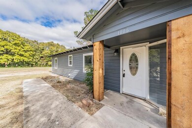 1006 Red Oak St, Azle, TX 76020 - photo 3