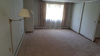 606 Jordan Cir, Whitehall, PA 18052 - photo 4