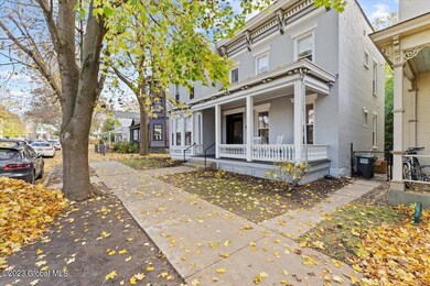 48 Franklin St, Saratoga Springs, NY 12866 - photo 4