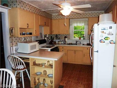 108 W White Dr, Archdale, NC 27263 - photo 5