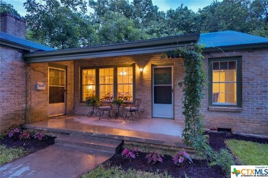 801 W San Antonio St, San Marcos, TX 78666 - photo 2