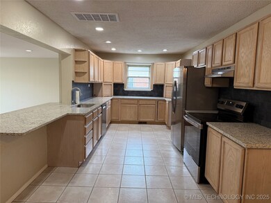 1818 S Ash Place, Broken Arrow, OK 74012 - photo 6