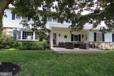 1027 Walnut Ln, Lansdale, PA 19446 - photo 4