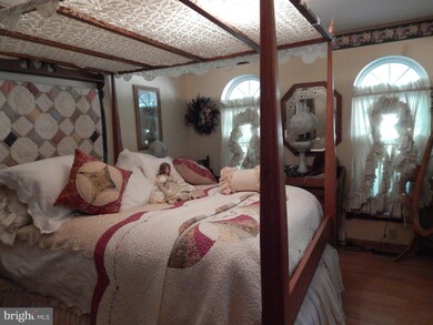 1090 Peter Yost Rd, Berkeley Springs, WV 25411 - photo 4