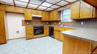 375 N Colbert Dr, Davis, OK 73030 - photo 6