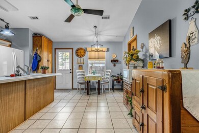 eat in kitchen