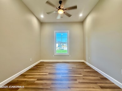 5302 Thornridge Dr, Jefferson City, MO 65109 - photo 6