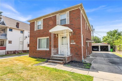 View of front of home featuring a front lawn