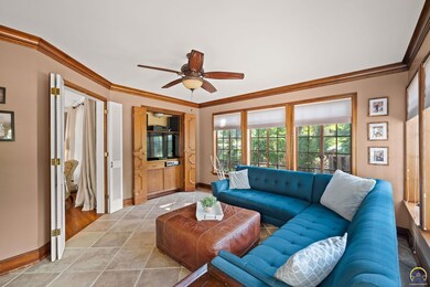 1501 SW Pembroke Ln, Topeka, KS 66604 - photo 7