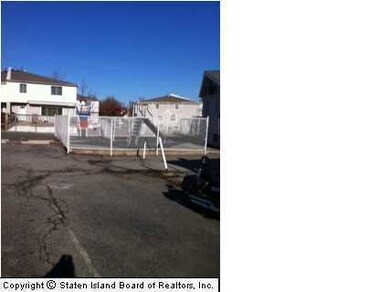 443 Willow Rd E unit 2, Staten Island, NY 10314 - photo 4