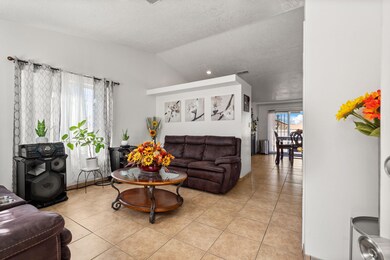 10209 Chaps St SW, Albuquerque, NM 87121 - photo 6