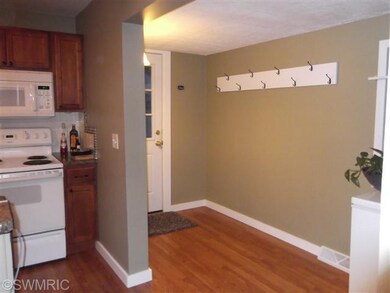 1033 Dahlia Ave, Wayland, MI 49348 - photo 5