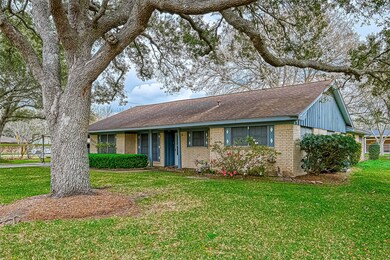 2925 Rowan Burton Rd, Alvin, TX 77511 - photo 2