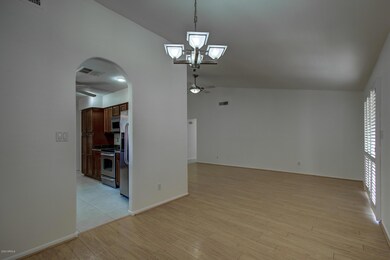 005_Formal Dining