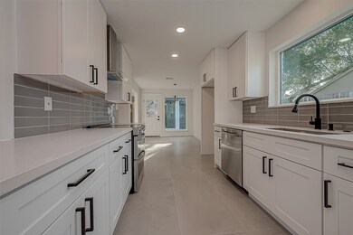 16426 Oxnard Ln, Friendswood, TX 77546 - photo 7