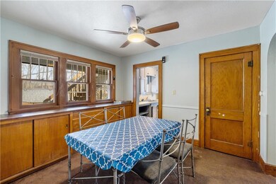 3127 Hickman Rd, Des Moines, IA 50310 - photo 4