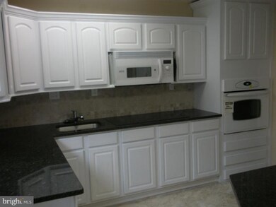 213 Oakton Rd, Gaithersburg, MD 20877 - photo 6