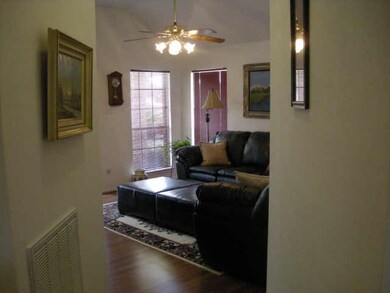 7927 Woodland Oaks Ct, Houston, TX 77040 - photo 4