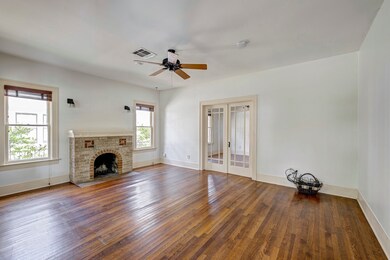 907 Redan St, Houston, TX 77009 - photo 5