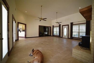 162 Heather Ridge Ct, Weatherford, TX 76085 - photo 4