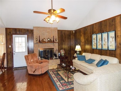 405 Pine Shadows Dr, Slidell, LA 70458 - photo 3