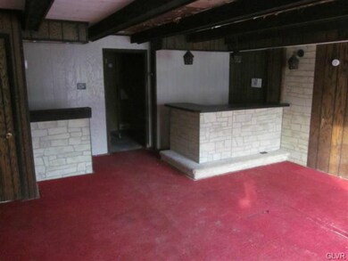 631 Dixon St, Allentown, PA 18103 - photo 2