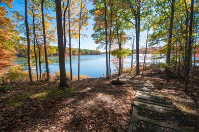 271 E Shore Dr, Hawley, PA 18428 - photo 2