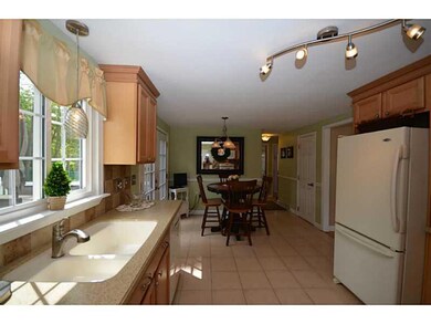 4 Rainbow Rd, Cranston, RI 02920 - photo 4