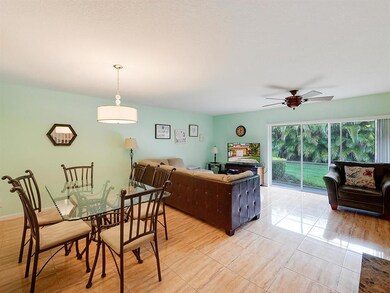 6159 Reynolds St - Living Room
