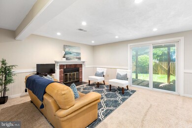 15009 Oak Crest Ct, Dumfries, VA 22025 - photo 5