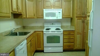 3240 Gleneagles Dr unit 1C, Silver Spring, MD 20906 - photo 2