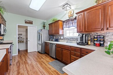 12072 Cowboys Ct, Fishers, IN 46037 - photo 6