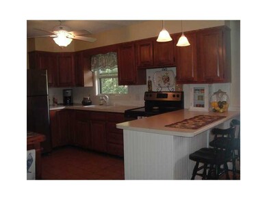 647 Bound Rd, Cumberland, RI 02864 - photo 4