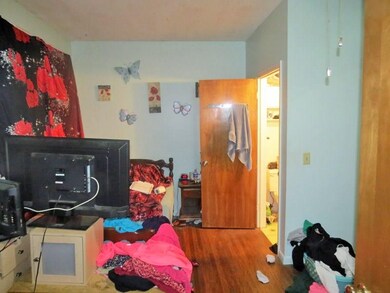 apt 3 bedroom, downstairs