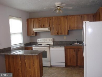 522 Burlington Ct, Edgewood, MD 21040 - photo 3