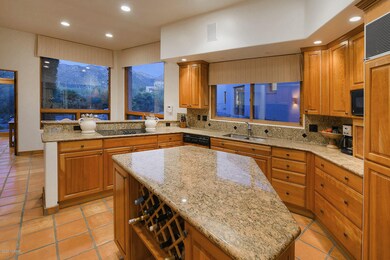Large eat-in kitchen w/ views