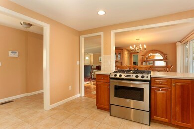4lWDmvm_.jpeg kitchen 3