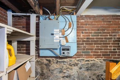 82 Cass St, Portsmouth, NH 03801 - photo 3