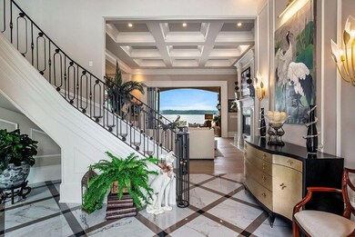 Marbleized Italian Porcelain Flooring