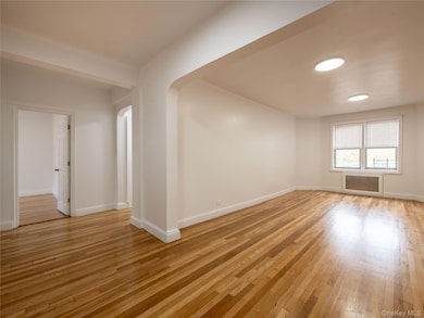 New Hampshire House Condos unit D11, Rego Park, NY 11374 - photo 6