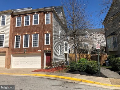 9141 Silvershadow Ct, Lorton, VA 22079 - photo 3