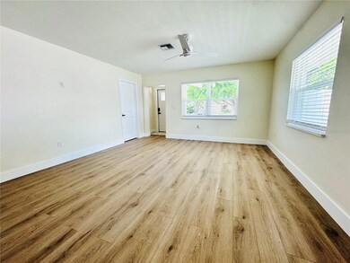 3430 Chapel Dr, Sarasota, FL 34234 - photo 7